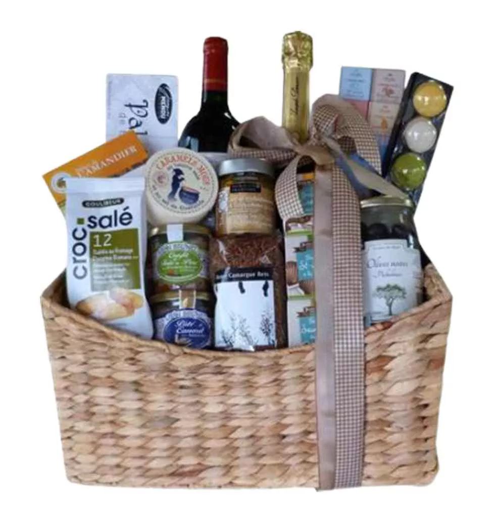 Charming Gift Basket of Wine N Assorted Treats